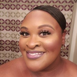 Meet your Posher, Fay